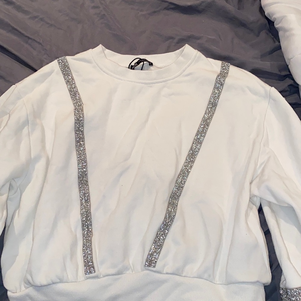 Cute Zara Cropped sweater